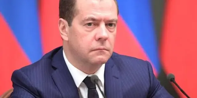 Medvedev’den Almanya’ya açık tehdit: “Doğrudan saldırıyı hak ediyor”